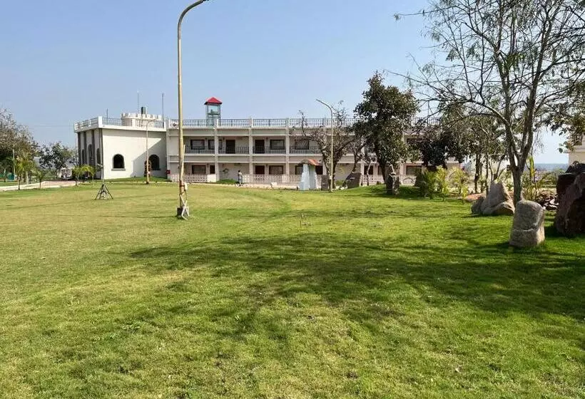 Narwar Lakefront Resort