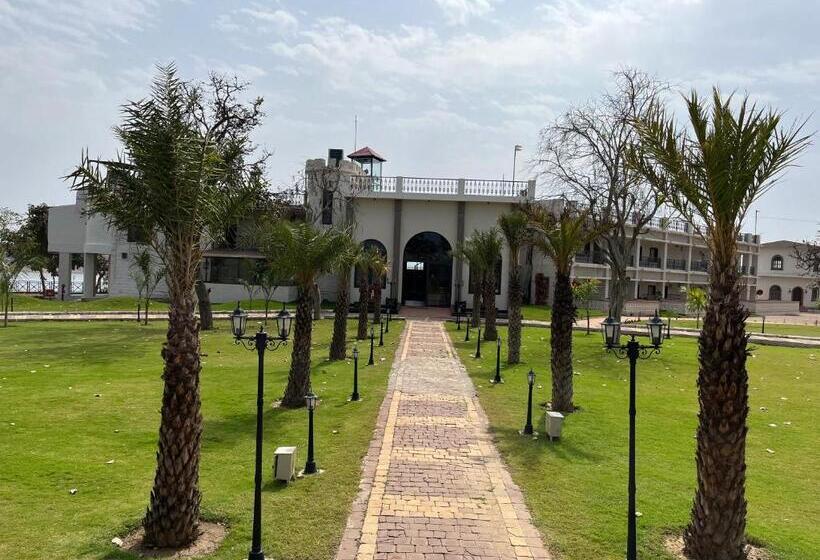 Narwar Lakefront Resort