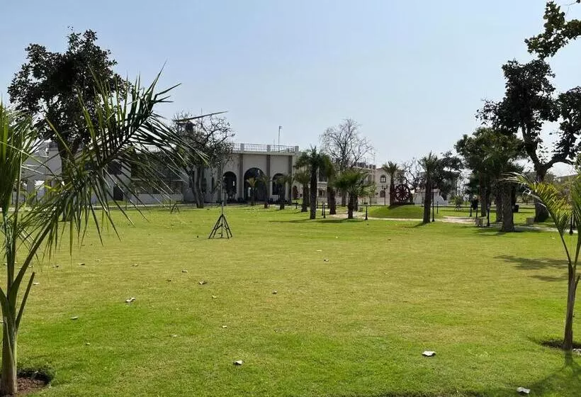 Narwar Lakefront Resort