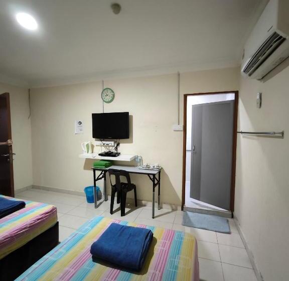 Oyo 90895 Hotel Ikia