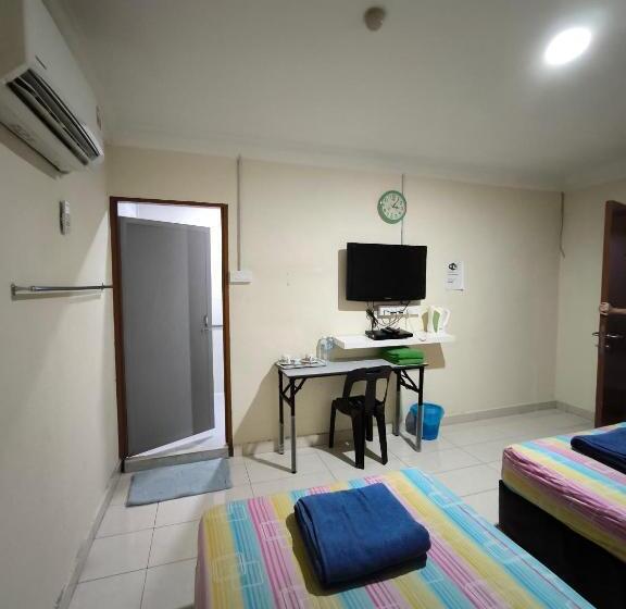 Oyo 90895 Hotel Ikia