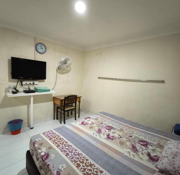 Oyo 90895 Hotel Ikia