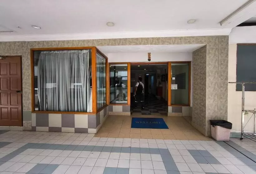 Oyo 90895 Hotel Ikia