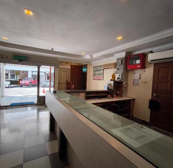 Oyo 90895 Hotel Ikia