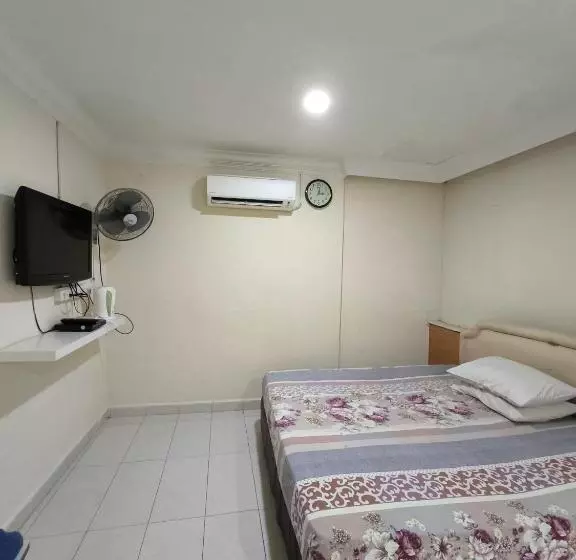 Oyo 90895 Hotel Ikia
