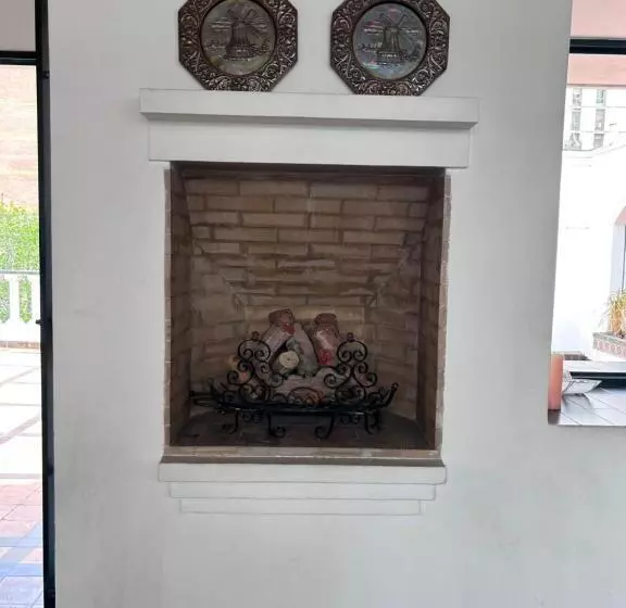 ペンション Habitacion En Casa Centrica Con Pileta, Terraza, Asador, Cerca De Paseo Historico  Rodex Experiences