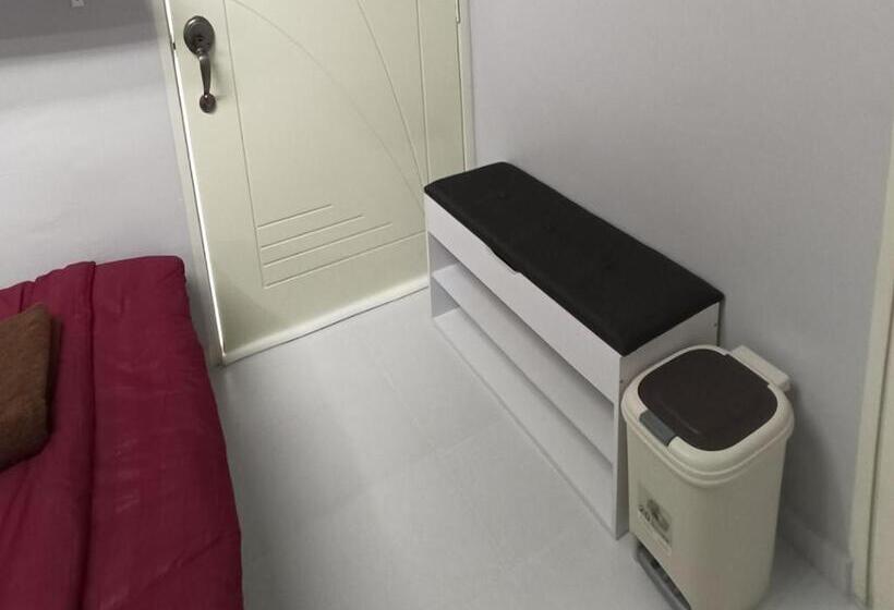 膳宿费 Roomstay Nimaza Bilik 2