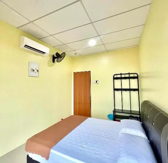 ユースホステル Najzara