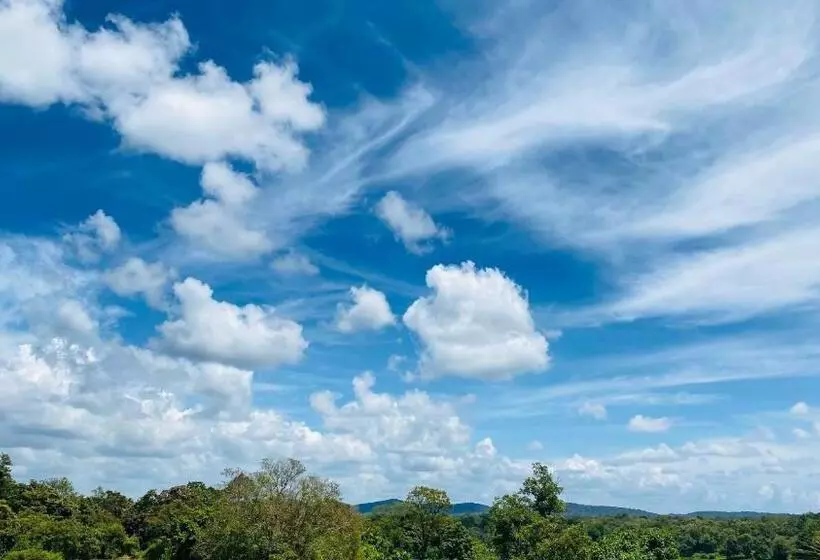 ホテル Dandeli Kingfisher Lake View Resort