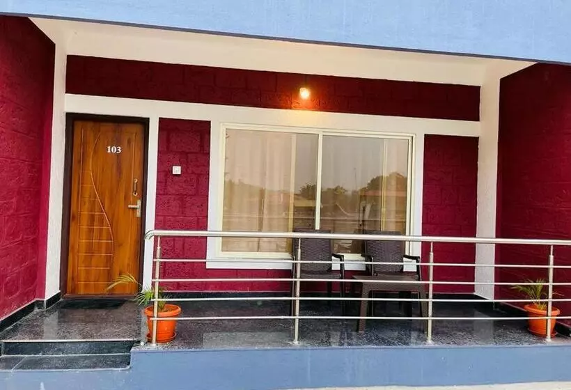 ホテル Dandeli Kingfisher Lake View Resort