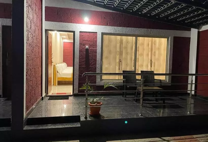 ホテル Dandeli Kingfisher Lake View Resort