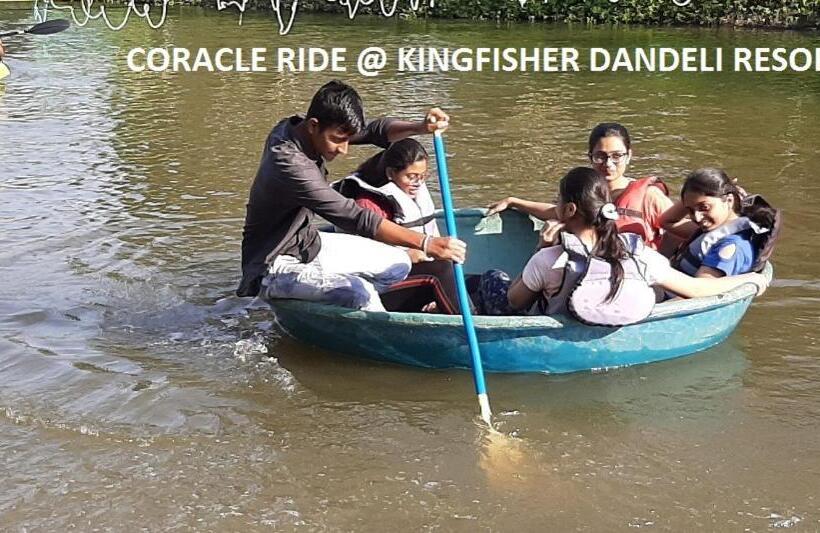 酒店 Dandeli Kingfisher Lake View Resort