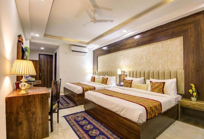 Hotel Park Tree Igi Airport By Unit Of Prithvi Palace