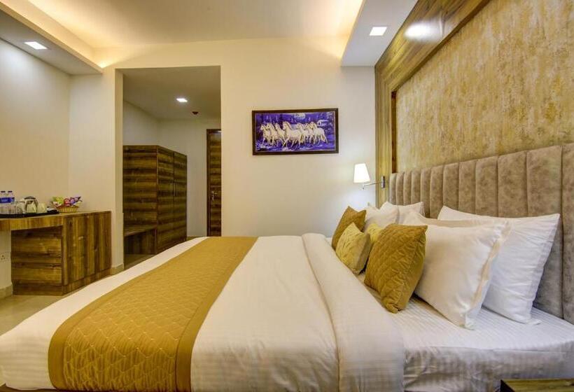 Hotel Park Tree Igi Airport By Unit Of Prithvi Palace