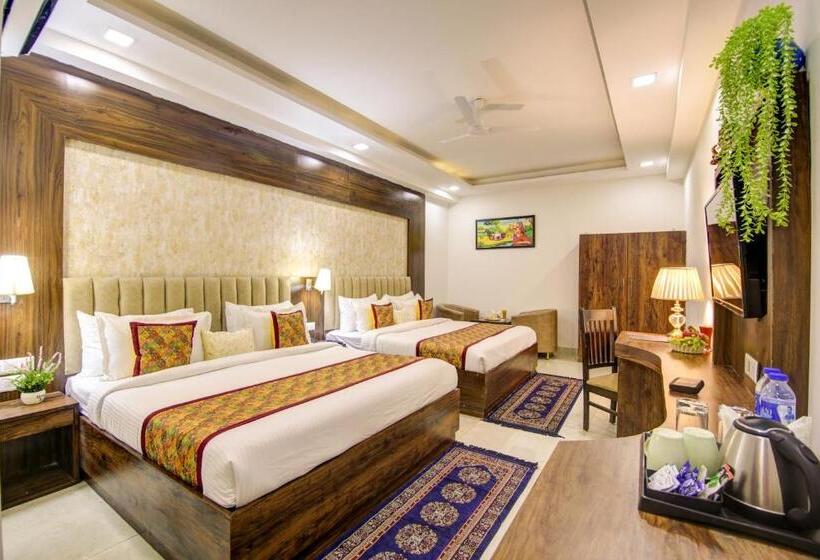 Hotel Park Tree Igi Airport By Unit Of Prithvi Palace