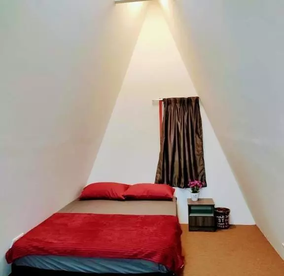 Hotelli Red Triangle Cottage Roomstay