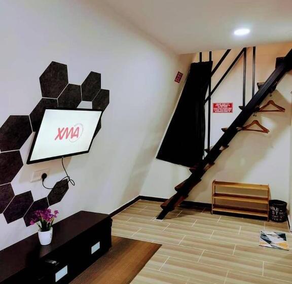 Hotel Red Triangle Cottage Roomstay