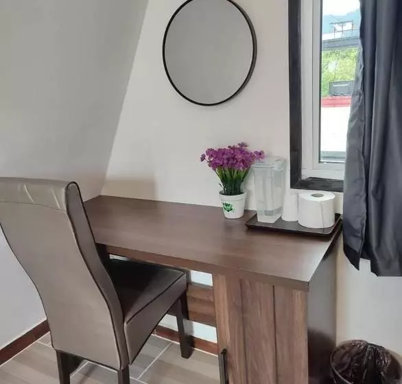 Hotelli Red Triangle Cottage Roomstay