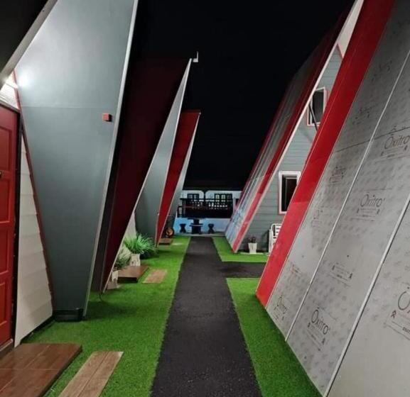 Hotel Red Triangle Cottage Roomstay