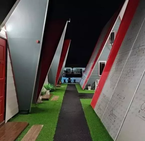 Hotelli Red Triangle Cottage Roomstay