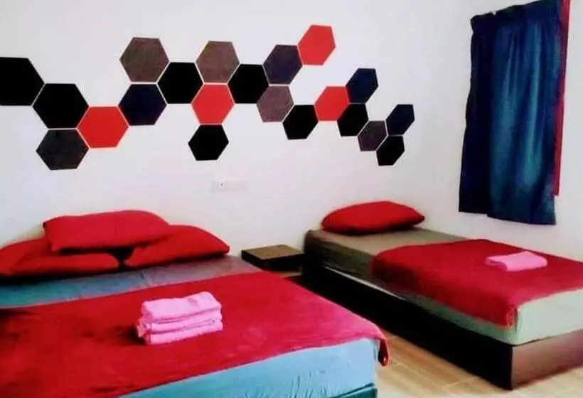 Hotelli Red Triangle Cottage Roomstay