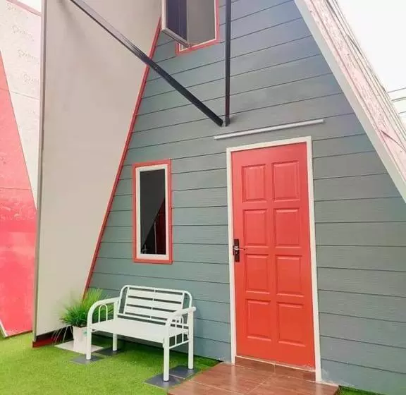 Hotelli Red Triangle Cottage Roomstay