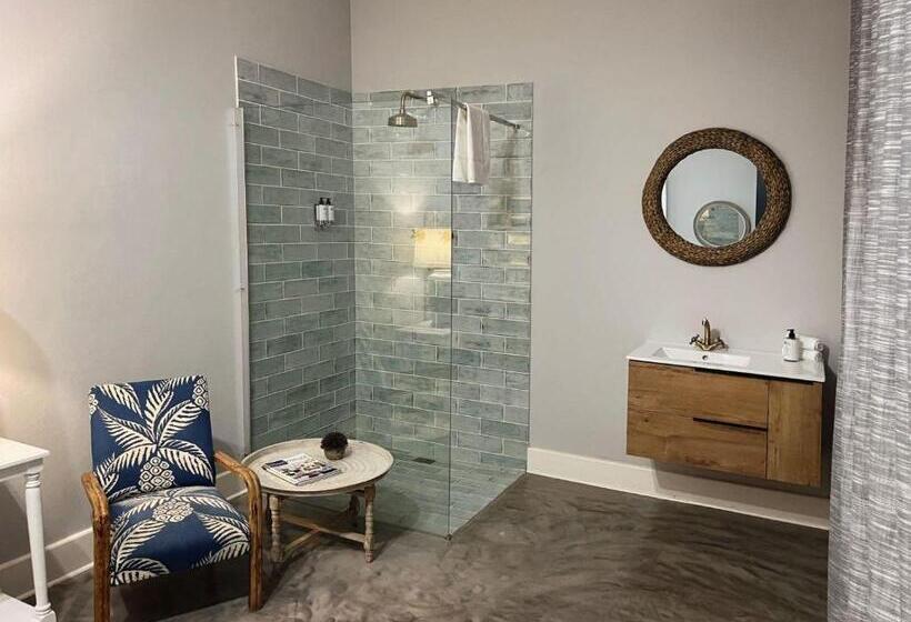 פנסיון Serenity Living