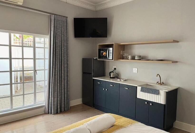 פנסיון Serenity Living