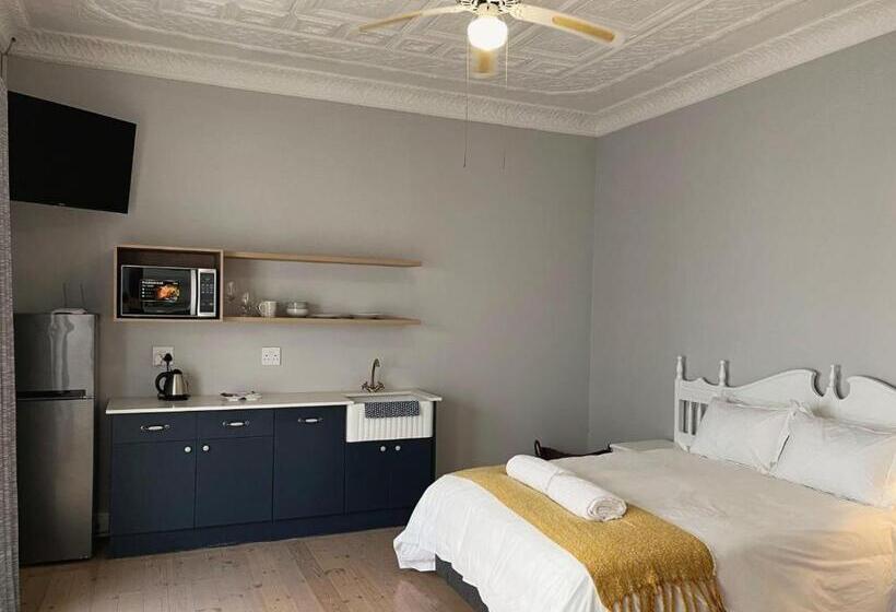 פנסיון Serenity Living