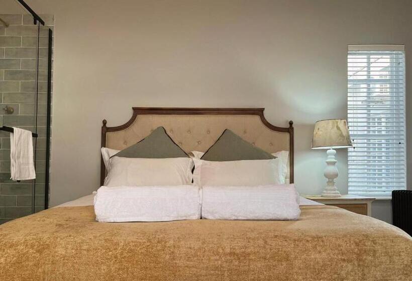 פנסיון Serenity Living