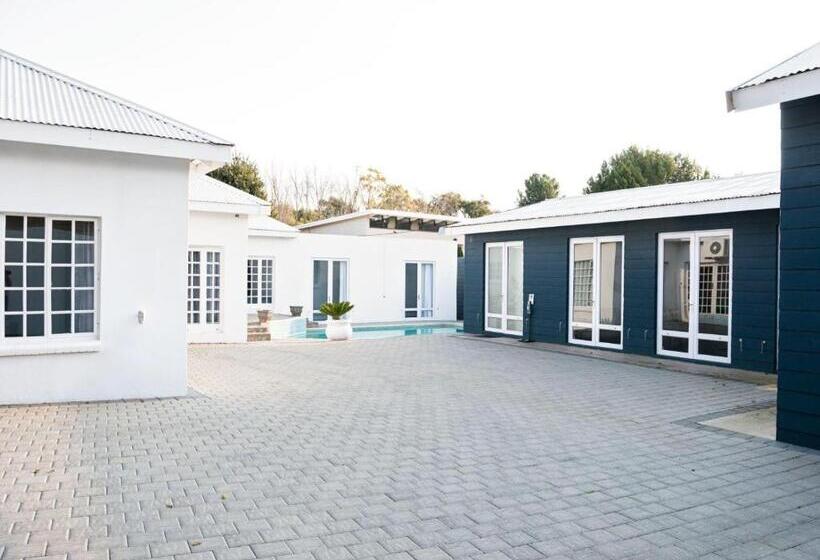 פנסיון Serenity Living