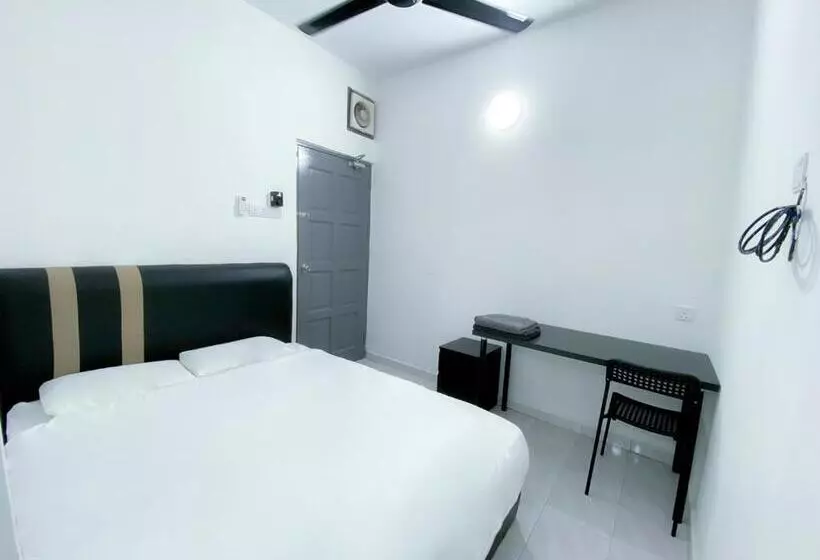 Majatalo Venice Guest Hostel   Bilik Sahaja