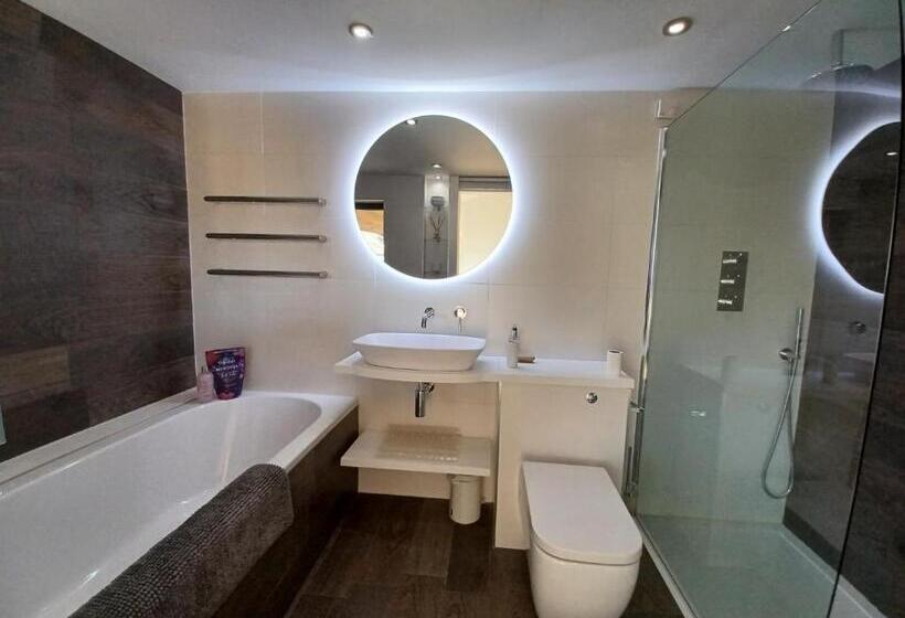 Pound Orchard Bed And Breakfast