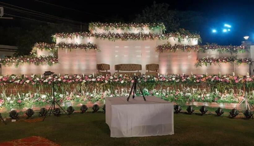 Raj Resort & Banquets