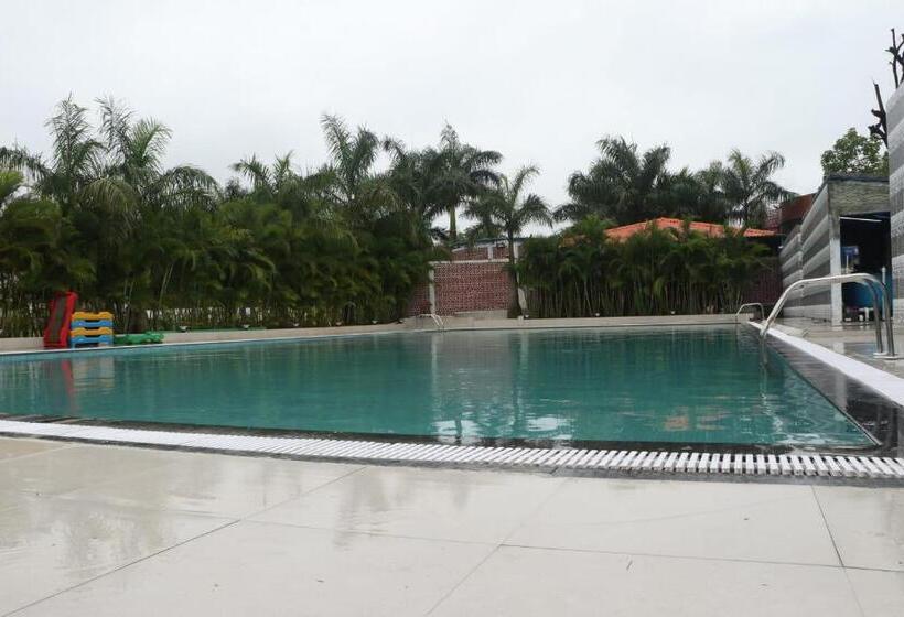 Raj Resort & Banquets