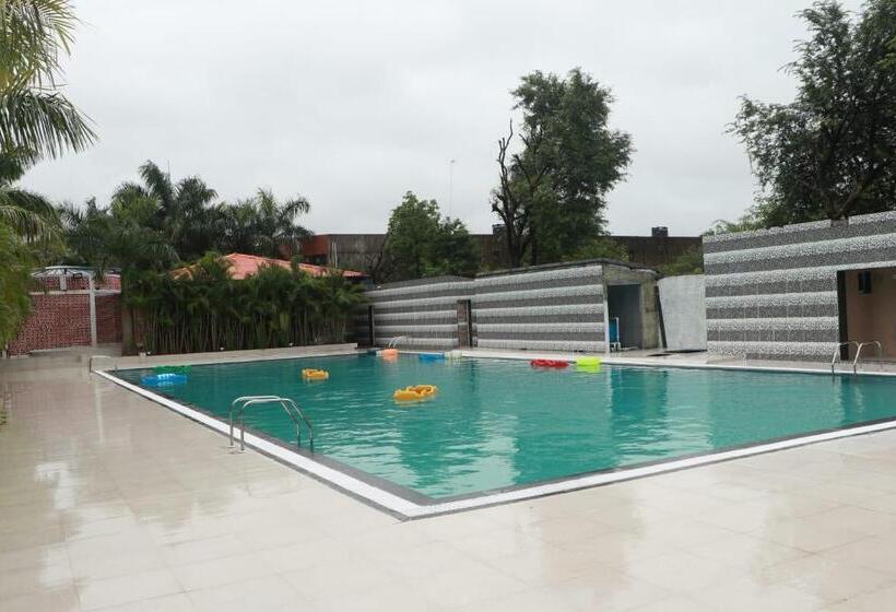 Raj Resort & Banquets