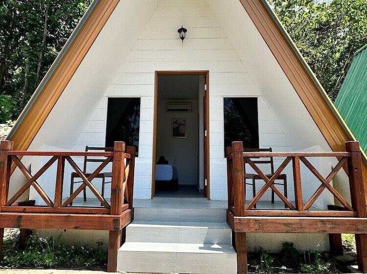 אתר נופש Dumba Bay Tioman