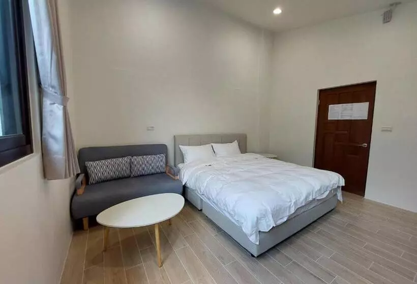 Yi B&b
