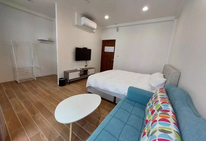 Yi B&b