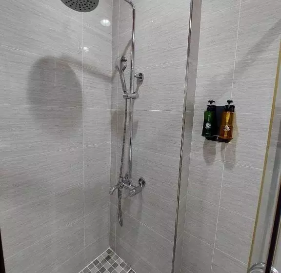 Yi B&b