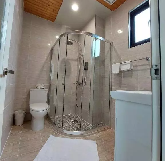 Yi B&b