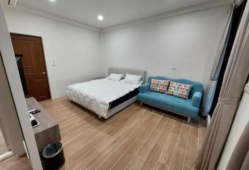 Yi B&b