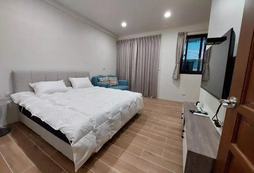 Yi B&b