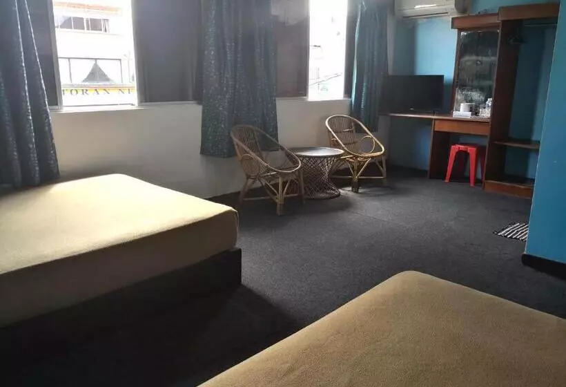 Retkeilymaja Seri Kota Satu