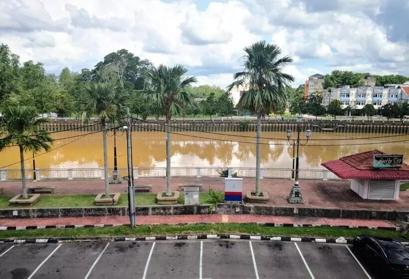 Retkeilymaja Seri Kota Satu