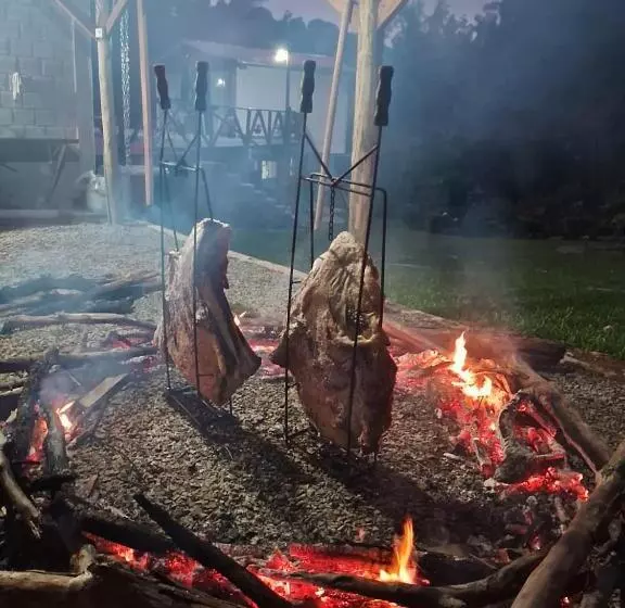 Aamiaismajoitus (B&B) Chacara Recanto Vale Do Luar