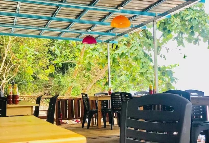 ベッドアンドブレックファースト Perhentian Chomel Chalet