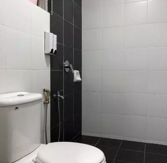 Dreamscape Studio @ Golden Hill Cameron