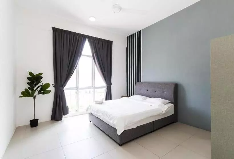 Dreamscape Studio @ Golden Hill Cameron