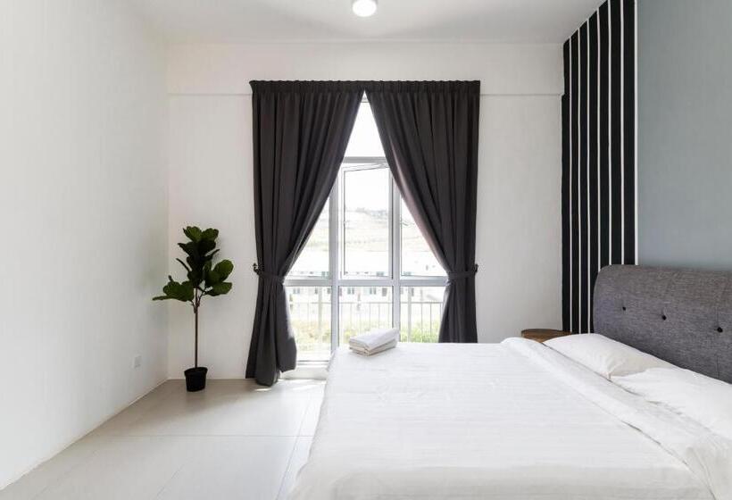 Dreamscape Studio @ Golden Hill Cameron